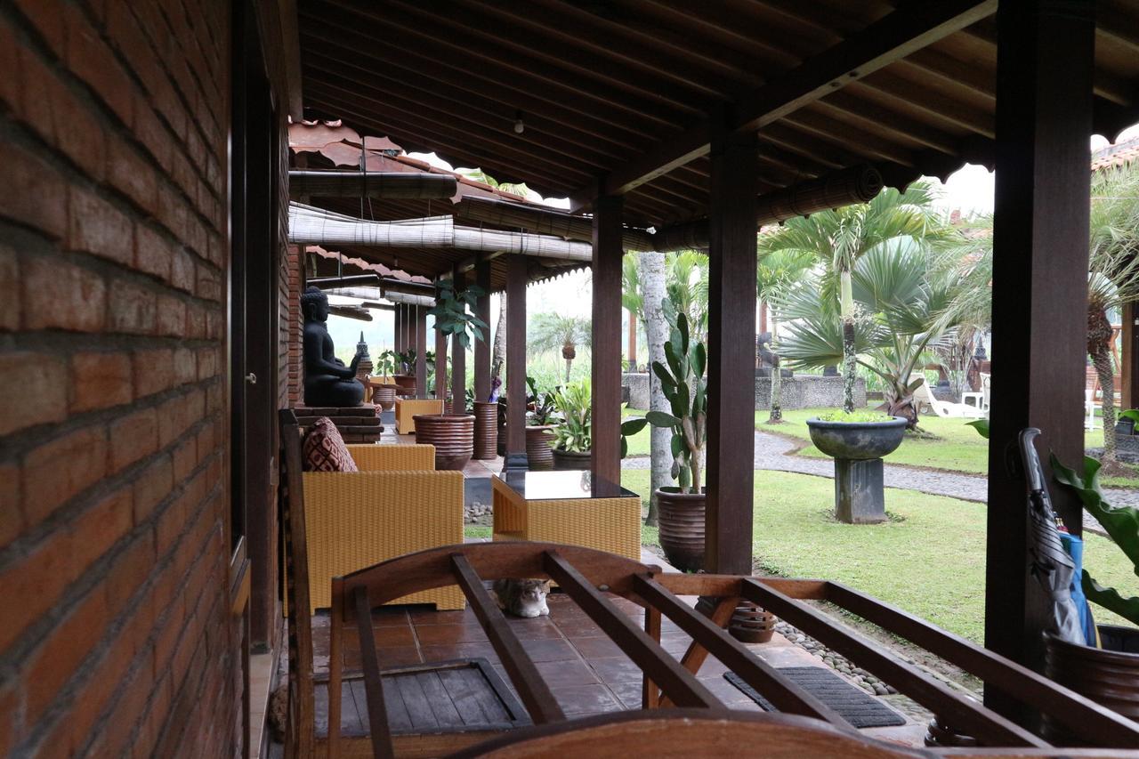 Rumah Dharma Магеланг Екстериор снимка